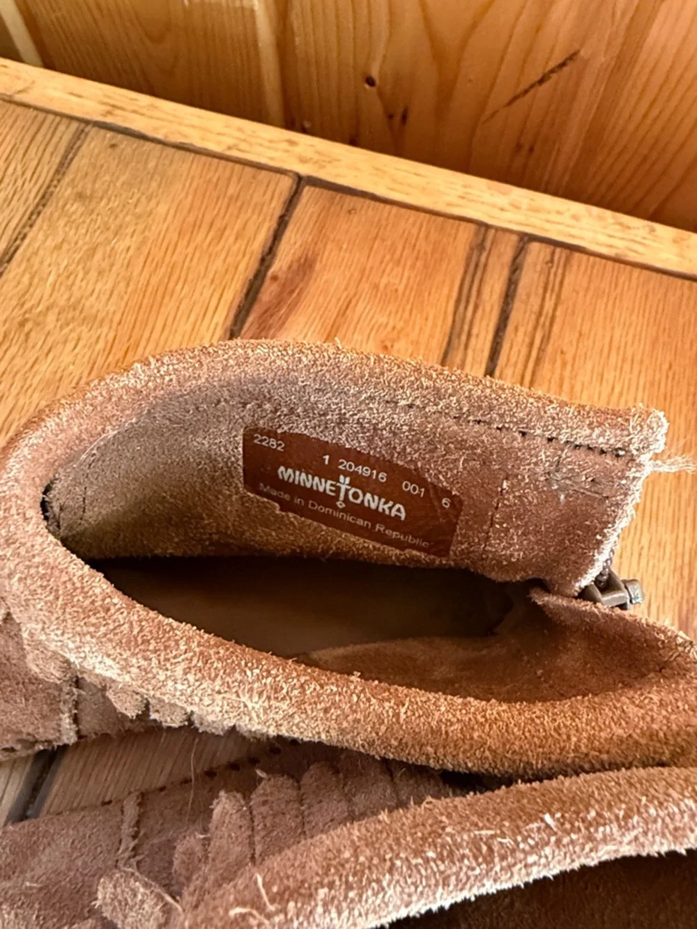 Minnetonka Kids Suede Fringe Moccasins in Chestnut Brown Size 1
